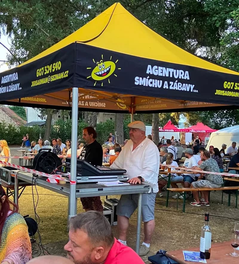 Stan agentury se zvukovým pultem na Ždánické histokole